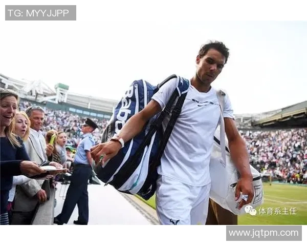 踢足球用英语怎么说以及相关常用表达和短语解析